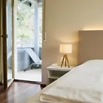Flora Hotel & Suites
